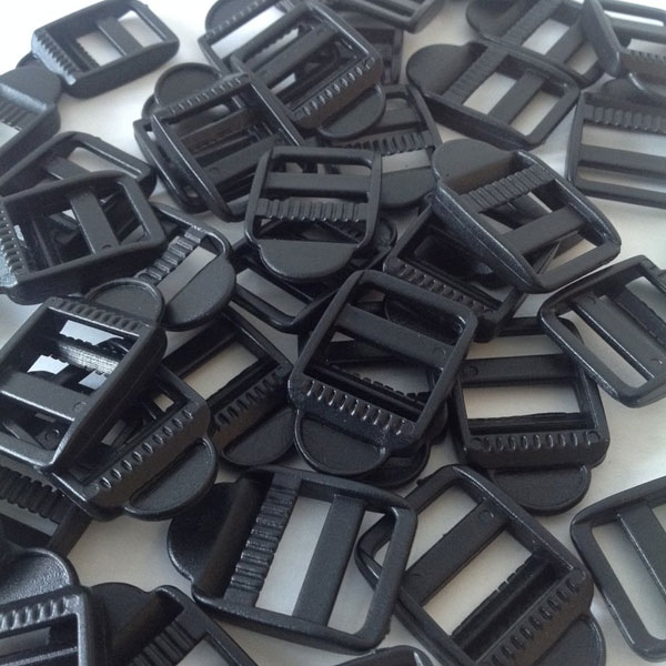 Compact & Lightweight 20mm Plastic Ladderlock Black Buckles